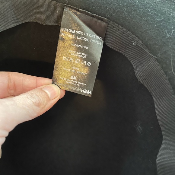 Black 100% wool hat HM - Picture 2 of 2